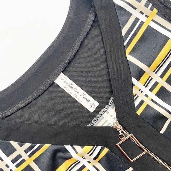 PerSeption Concept printed zip front petite top - Picture 3 of 4